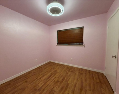 1200 Warrington Dr - Photo Thumbnail 6