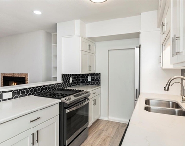 505 W 7th St - Photo Thumbnail 7