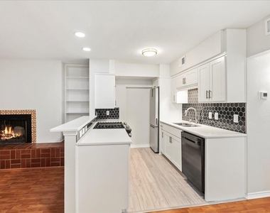 505 W 7th St - Photo Thumbnail 5