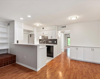 505 W 7th St - Photo Thumbnail 3