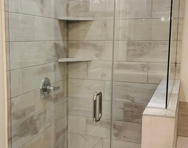 808 Fallbrook Dr - Photo Thumbnail 28