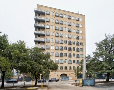 507 Sabine St - Photo Thumbnail 1