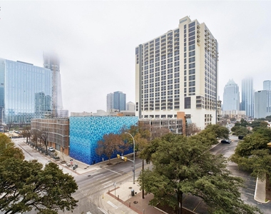 507 Sabine St - Photo Thumbnail 11