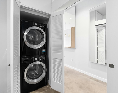 507 Sabine St - Photo Thumbnail 21