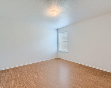 18408 Cloudmore Ln - Photo Thumbnail 4
