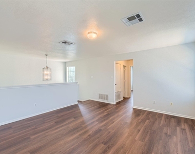 18408 Cloudmore Ln - Photo Thumbnail 9