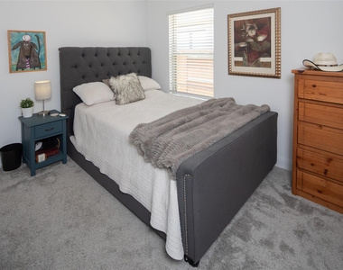 6808 Cliff Rose Dr - Photo Thumbnail 10