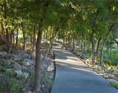 5708 Scenic Lake Dr - Photo Thumbnail 8