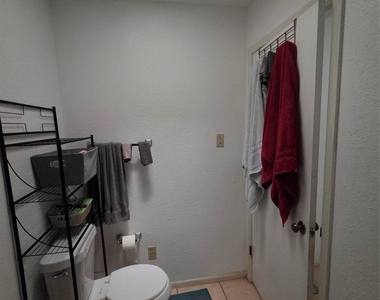 8716 Clearbrook Trl - Photo Thumbnail 10