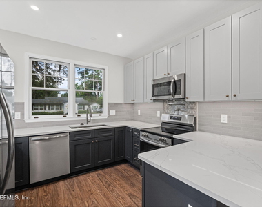 1406 Palmer Terrace - Photo Thumbnail 12