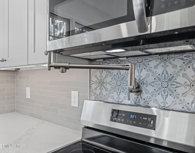 1406 Palmer Terrace - Photo Thumbnail 15