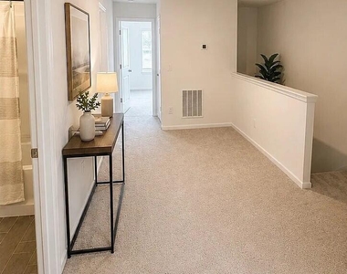 157 Hubbard Bend - Photo Thumbnail 8
