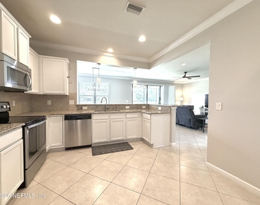 13527 Montecito Place - Photo Thumbnail 6