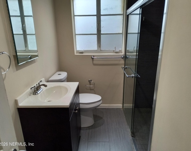3018 Oak Street - Photo Thumbnail 7
