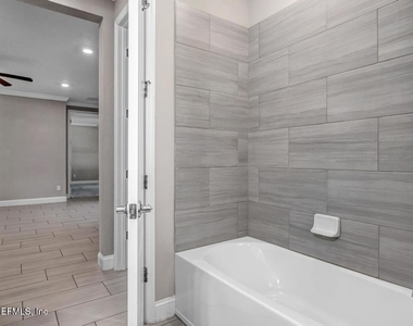 275 Renwick Parkway - Photo Thumbnail 29