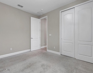 275 Renwick Parkway - Photo Thumbnail 27
