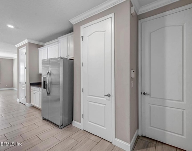 275 Renwick Parkway - Photo Thumbnail 13