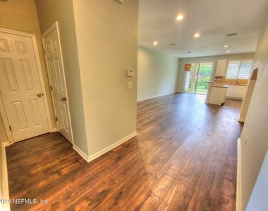 2311 Red Moon Drive - Photo Thumbnail 3