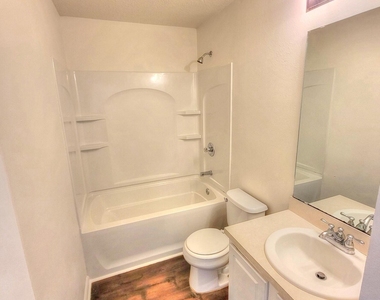 2311 Red Moon Drive - Photo Thumbnail 17