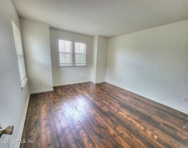 2311 Red Moon Drive - Photo Thumbnail 14