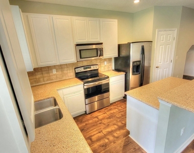 2311 Red Moon Drive - Photo Thumbnail 7