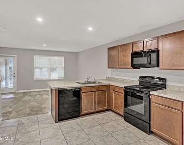 5958 Creekside Crossing Drive - Photo Thumbnail 4