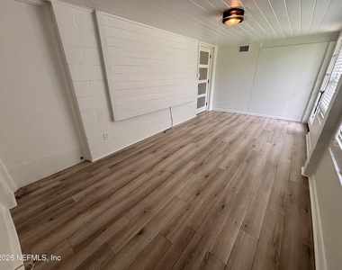 1619 2nd Avenue N - Photo Thumbnail 10