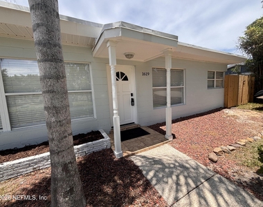 1619 2nd Avenue N - Photo Thumbnail 1