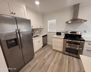 1619 2nd Avenue N - Photo Thumbnail 4