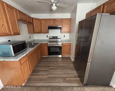 7952 118th Street - Photo Thumbnail 8