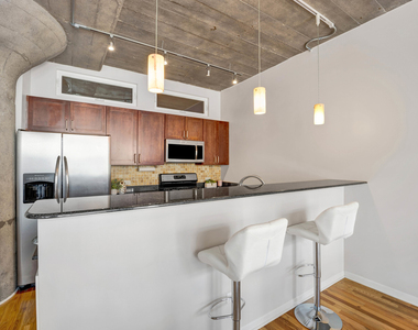 1070 W 15th Street - Photo Thumbnail 9