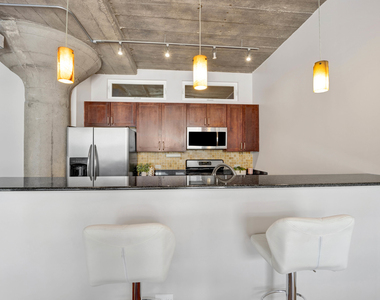 1070 W 15th Street - Photo Thumbnail 11