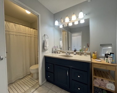 5320 N Sheridan Road - Photo Thumbnail 13