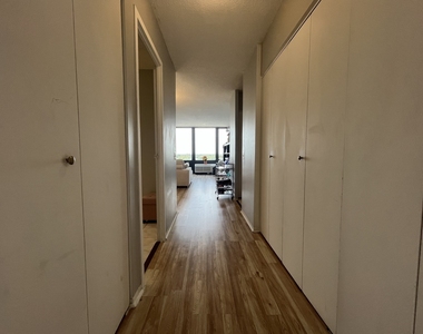 5320 N Sheridan Road - Photo Thumbnail 3