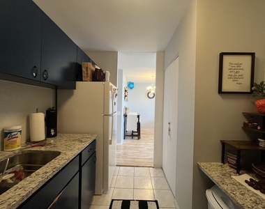 5320 N Sheridan Road - Photo Thumbnail 12