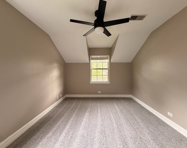 82 Holmes Way - Photo Thumbnail 10