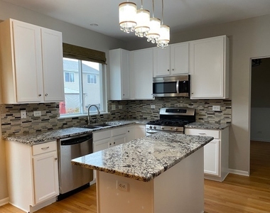 2904 Aberdeen Drive - Photo Thumbnail 7