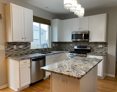 2904 Aberdeen Drive - Photo Thumbnail 5