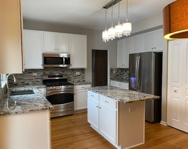 2904 Aberdeen Drive - Photo Thumbnail 8