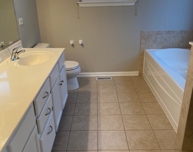 2904 Aberdeen Drive - Photo Thumbnail 11