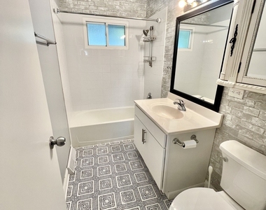 128 E Normandy Drive - Photo Thumbnail 12
