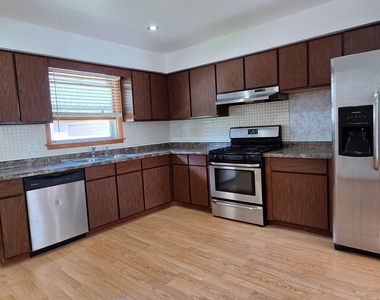 9037 N Joey Drive - Photo Thumbnail 5