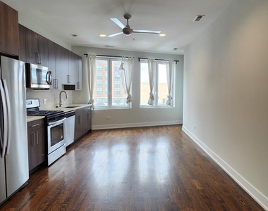 4428 N Sheridan Road - Photo Thumbnail 8