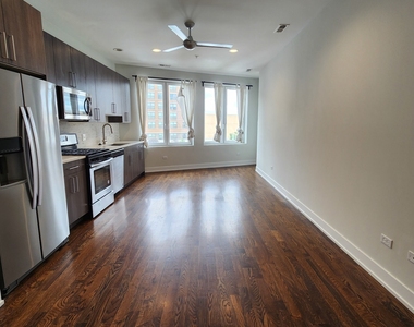 4428 N Sheridan Road - Photo Thumbnail 9