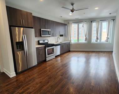 4428 N Sheridan Road - Photo Thumbnail 4