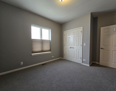 1844 N Lockwood Avenue - Photo Thumbnail 13