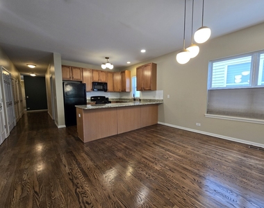 1844 N Lockwood Avenue - Photo Thumbnail 5