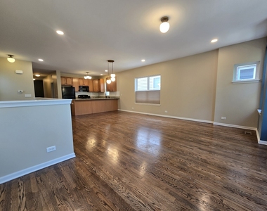 1844 N Lockwood Avenue - Photo Thumbnail 4