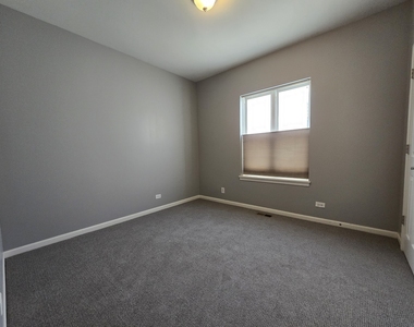 1844 N Lockwood Avenue - Photo Thumbnail 12