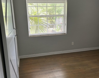 2449 Jose Circle N - Photo Thumbnail 9